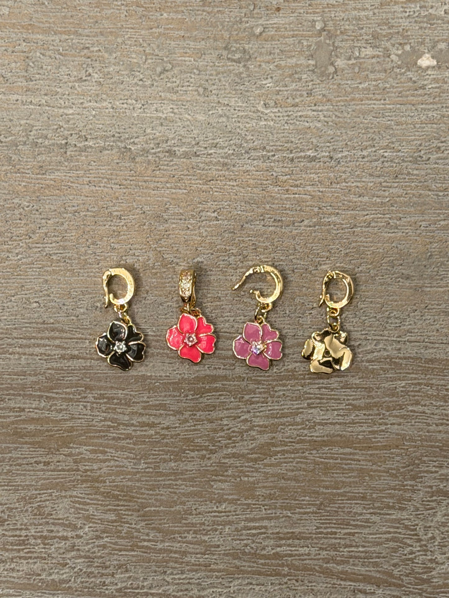 Flower Charm (Black)